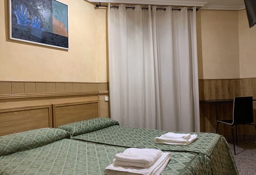 Номер Стандарт, Hostal Juan Xxiii   Madrid Norte
