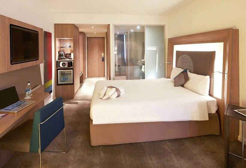Номер Superior, Novotel London Tower Bridge