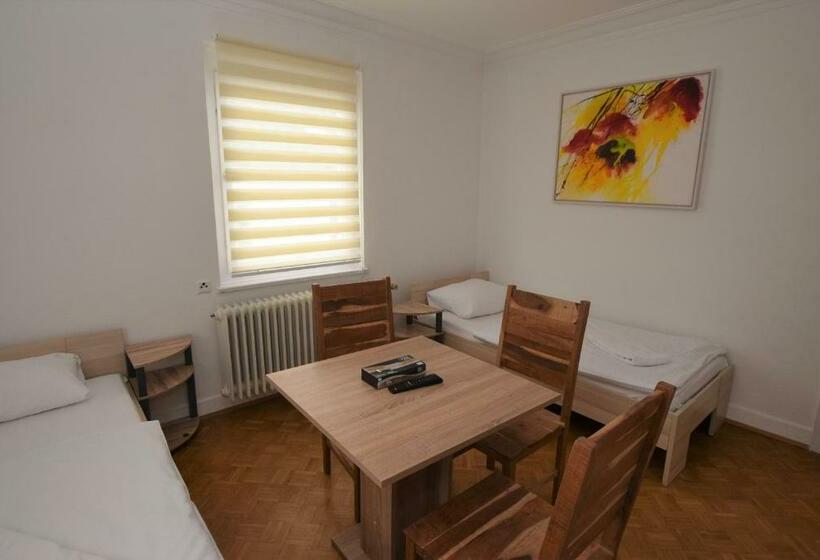 基本三人间, Nürtingen Zimmer