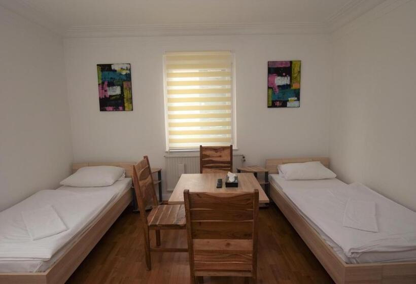 基本三人间, Nürtingen Zimmer