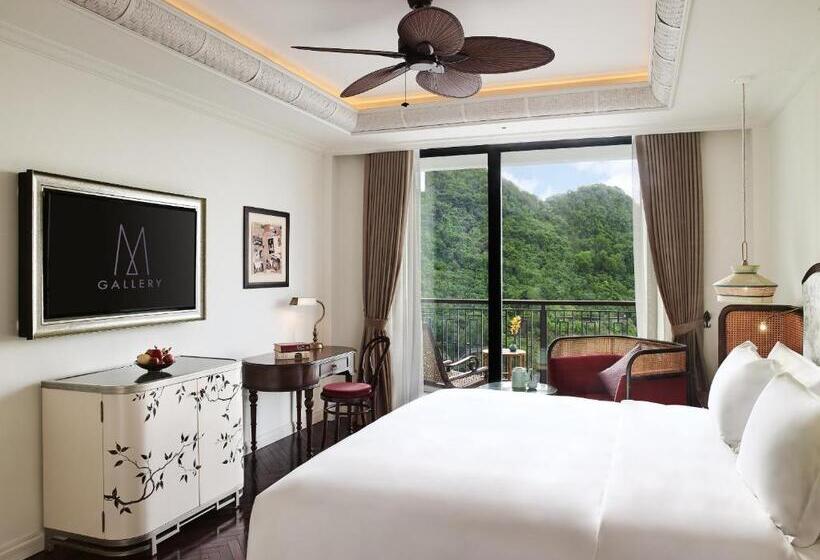 Classic Room Double Bed Sea View, Hôtel Perle D Orient Cat Ba   Mgallery