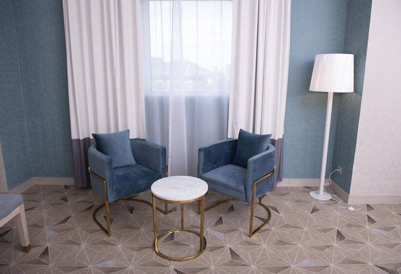 Полулюкс, Rodina Hotel Spa & Conferences
