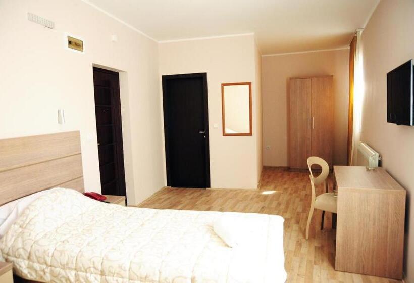 سوییت جونیور, Garni Hotel Crystal Ice