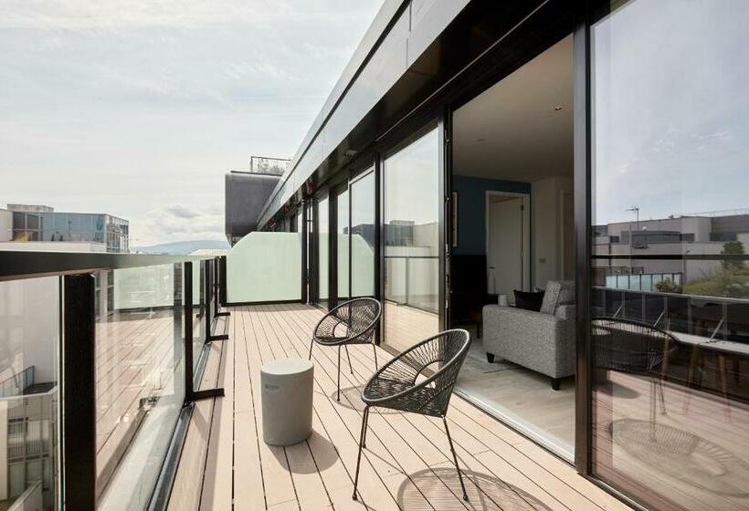 1 Bedroom Apartment, Sonder At Britain Quay