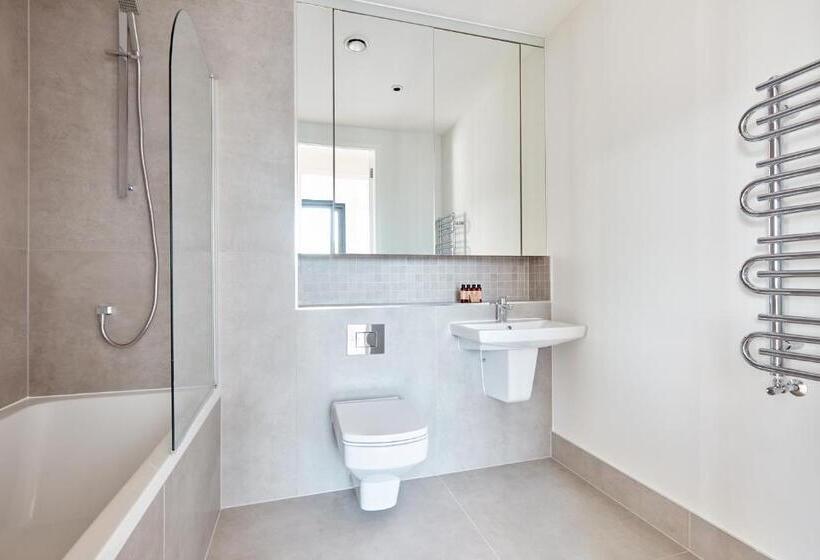 2 Bedroom Apartment, Sonder At Britain Quay