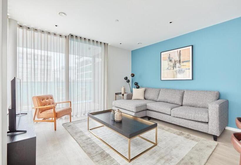 1 Bedroom Apartment with Balcony, Sonder At Britain Quay