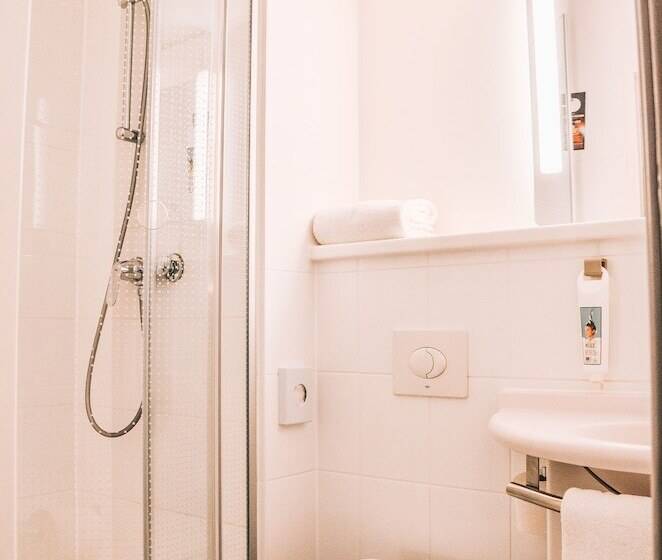 اتاق استاندارد, Ibis Hotel Frankfurt Airport