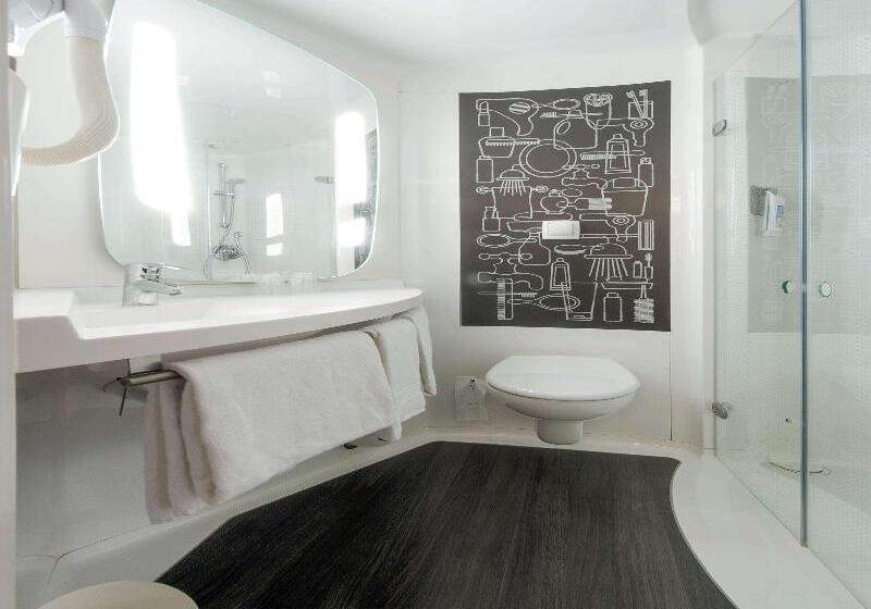 Номер Стандарт, Ibis London Docklands Canary Wharf