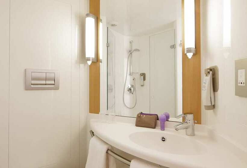 Номер Стандарт, Ibis London Stratford