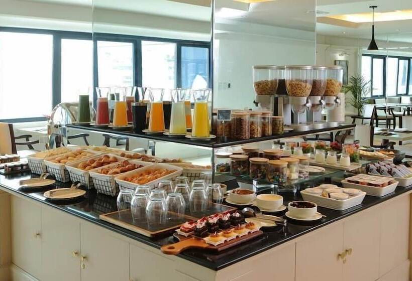Полулюкс Президентский, Melia Lima