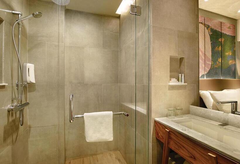 Номер Deluxe, Mercure Kuta Bali