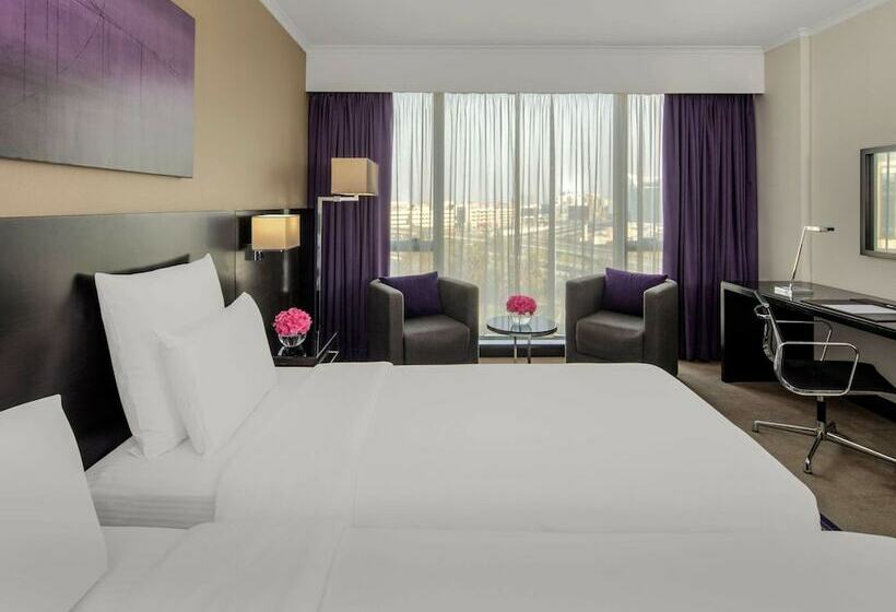 Номер Superior, Pullman Dubai Creek City Centre