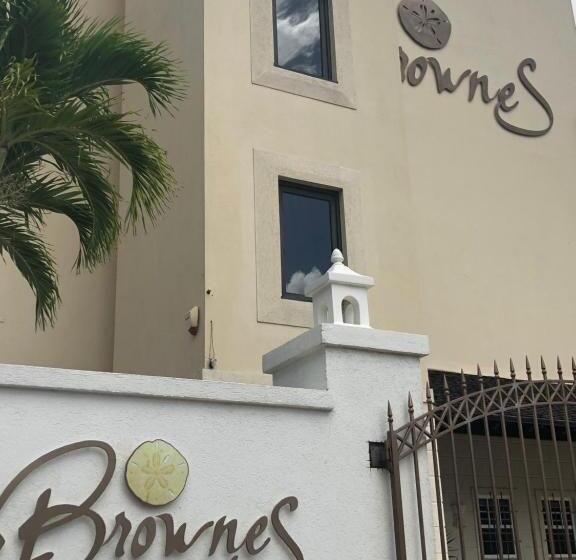 آپارتمان 1 خوابه همکف, Brownes Condominium 1