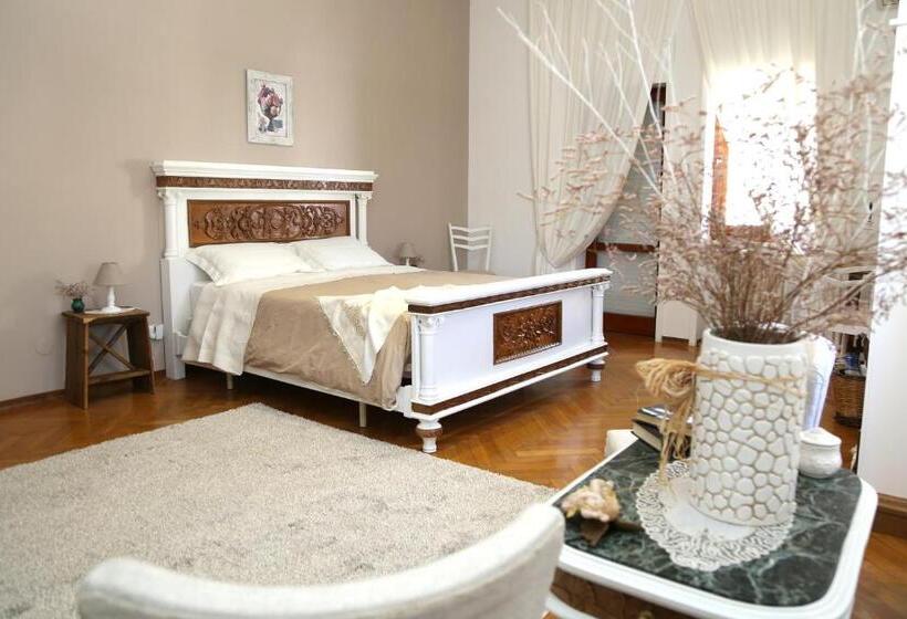 Номер Стандарт, Virò House