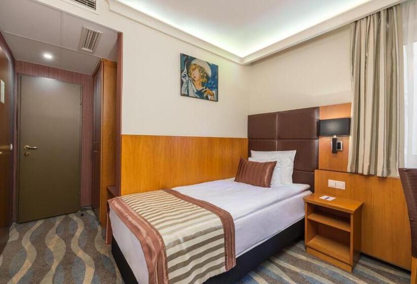 Номер Economy Индивидуальный, Carlton Hotel Buda Castle