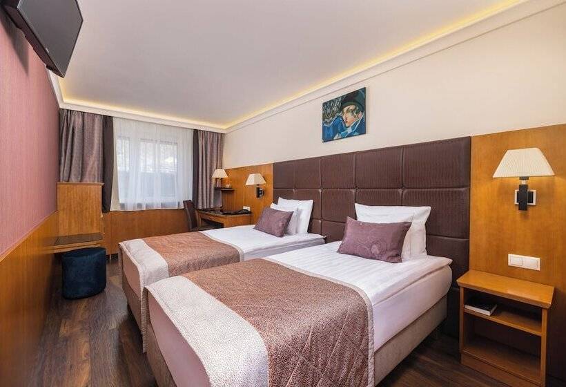 Номер Стандарт, Carlton Hotel Buda Castle