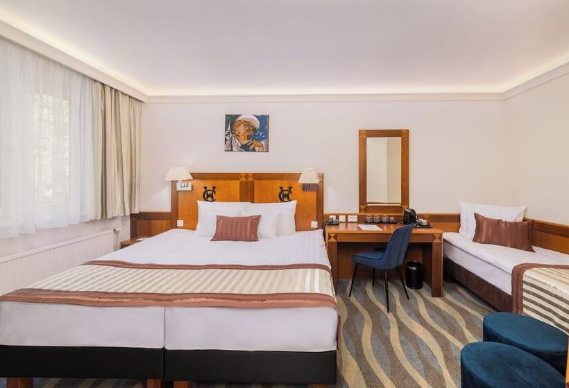 Семейный Номер, Carlton Hotel Buda Castle