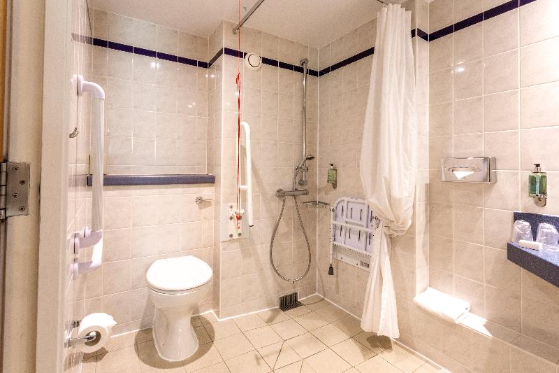 장애인을 위한 스탠다드 룸, Holiday Inn Express Perth, An Ihg