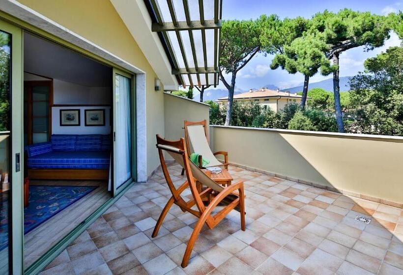 Люкс с Террасой, Villa Undulna  Terme Della Versilia