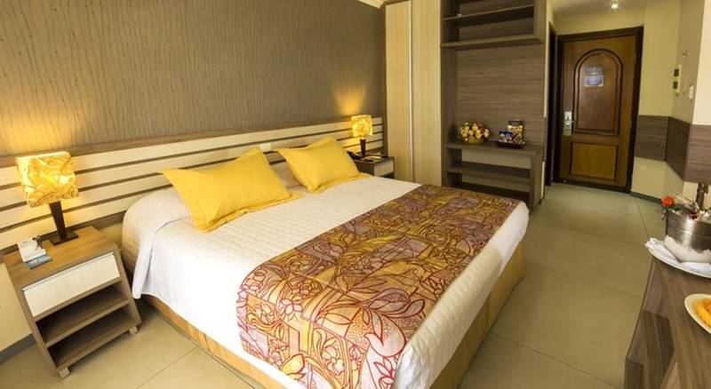 Quarto Triplo Estandar, Esmeralda Praia