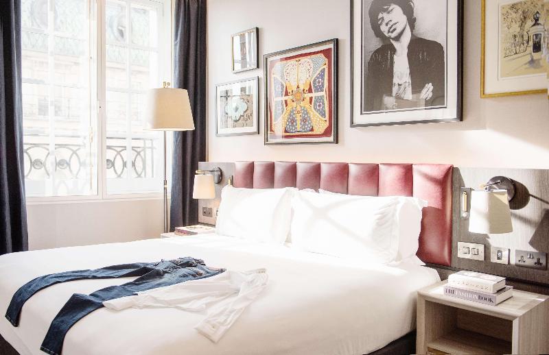اتاق استاندارد با تخت بزرگ, The Trafalgar St. James London, Curio Collection By Hilton