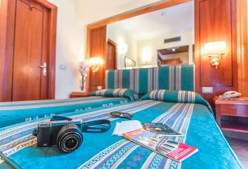 غرفة قياسية, Raeli Hotel Lux
