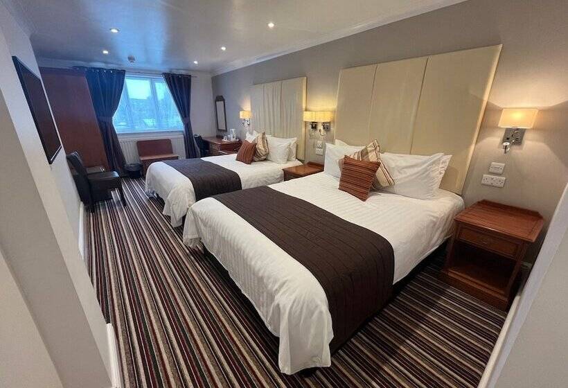 Семейный Номер, Sorrento Hotel & Restaurant