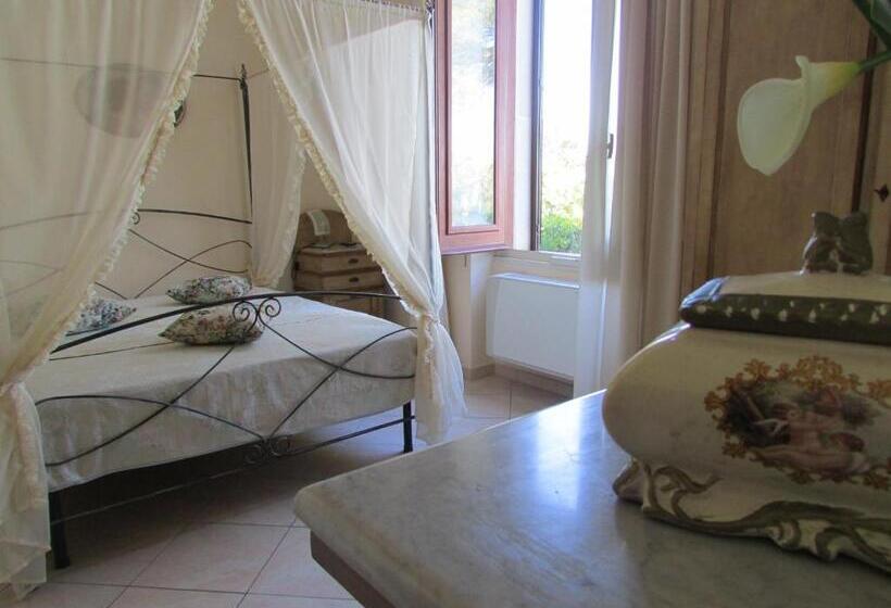Номер Стандарт Трехместный, Villa Li Putti Luxury B&b