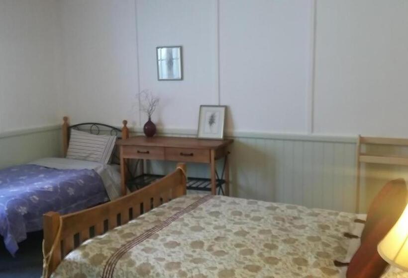 Дом 4 Спальни, Windswept Country Retreat