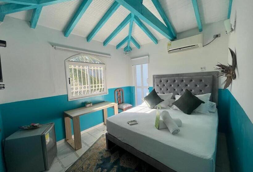 Quarto Deluxe, Amaranthus
