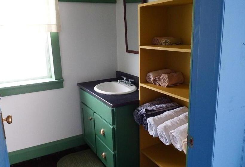 Дом 2 Спальни, West Quoddy Station Llc