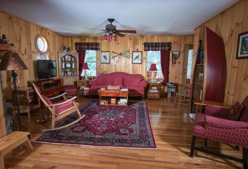 Номер Deluxe, River ' S Edge Inn
