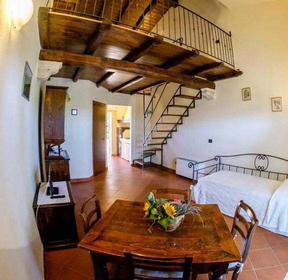 Студия Стандарт, Agriturismo Poggio Corbello