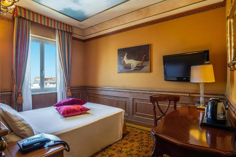 Camera Deluxe, River Palace