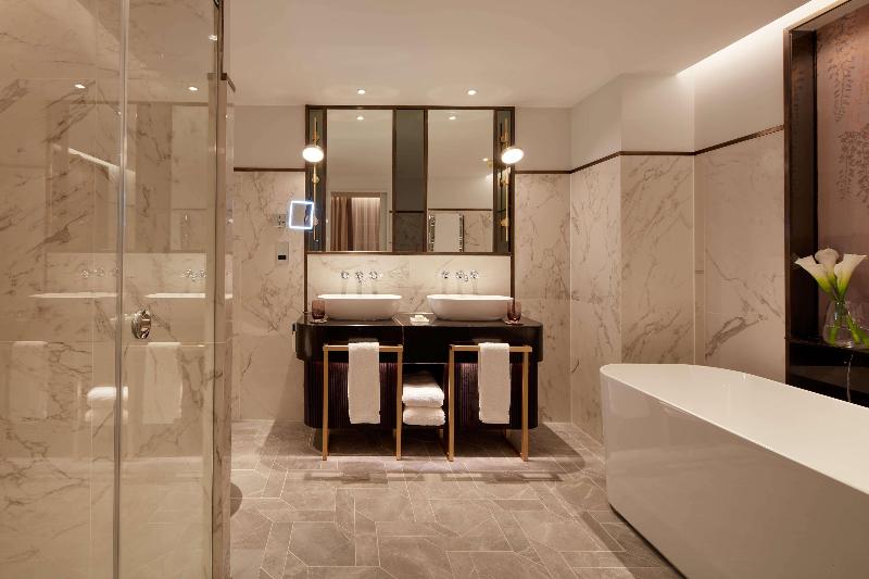 Люкс, The Biltmore Mayfair