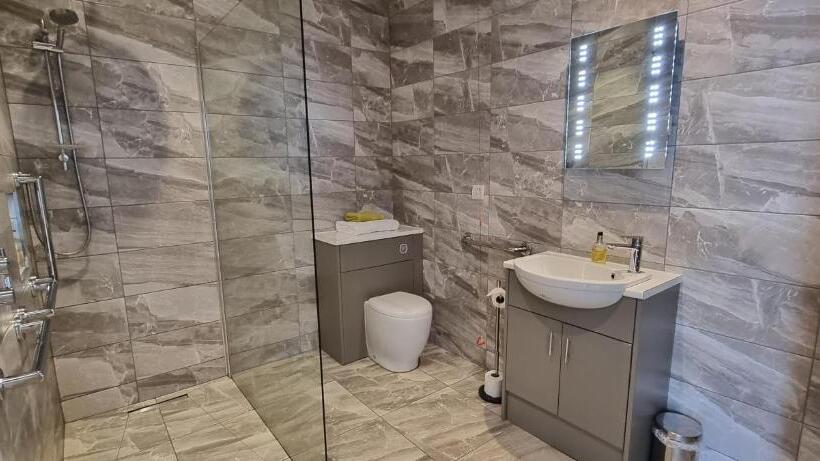 Family Suite, Llety Cynin