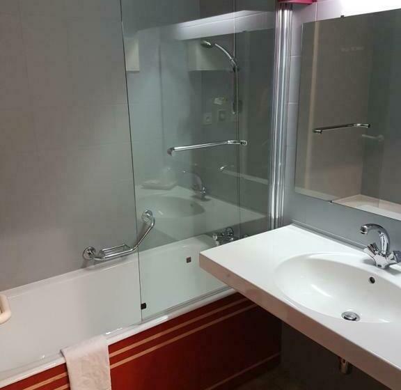 Трехместный Номер Классика, Hôtel Les Rives D'allier