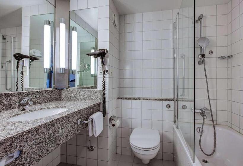 Номер Стандарт, Radisson Blu Airport Hotel, Oslo Gardermoen