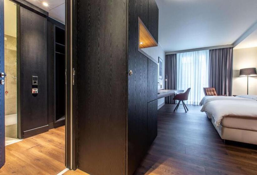 Номер Стандарт, Radisson Blu Hotel Köln