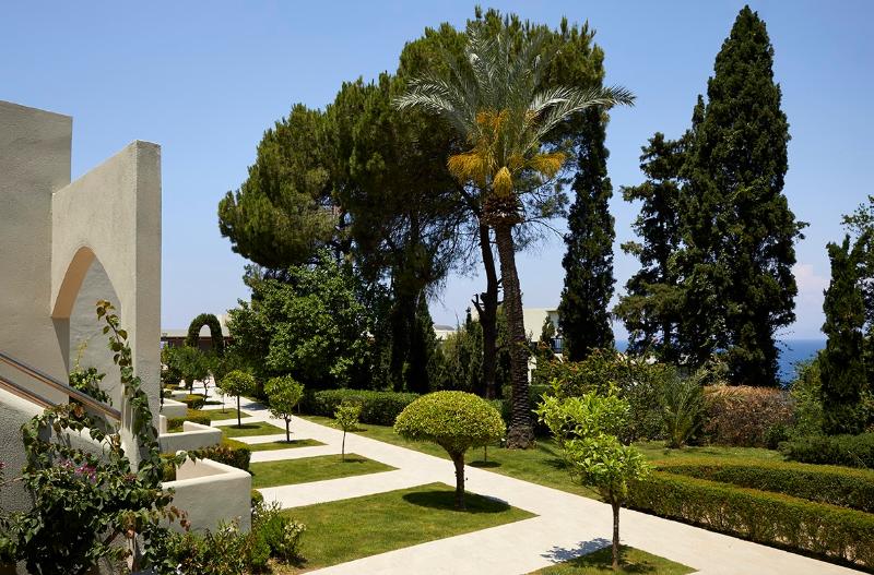 بانگلوی استاندارد, Amus Hotel & Spa