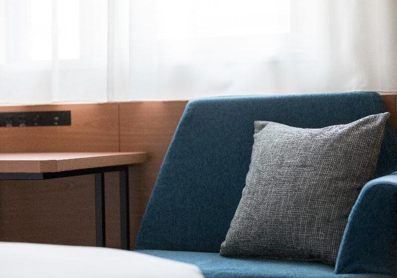 Номер Стандарт, Sanderson London