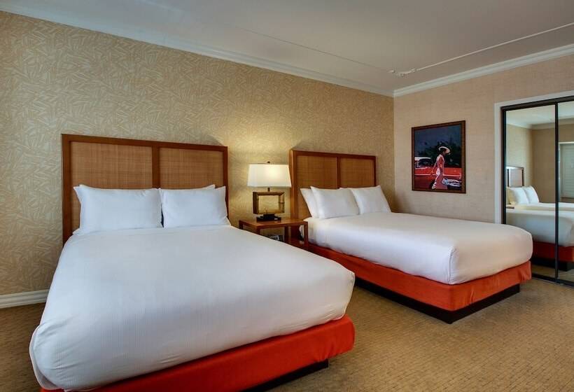 Номер Deluxe, Tropicana Las Vegas  A Doubletree By Hilton
