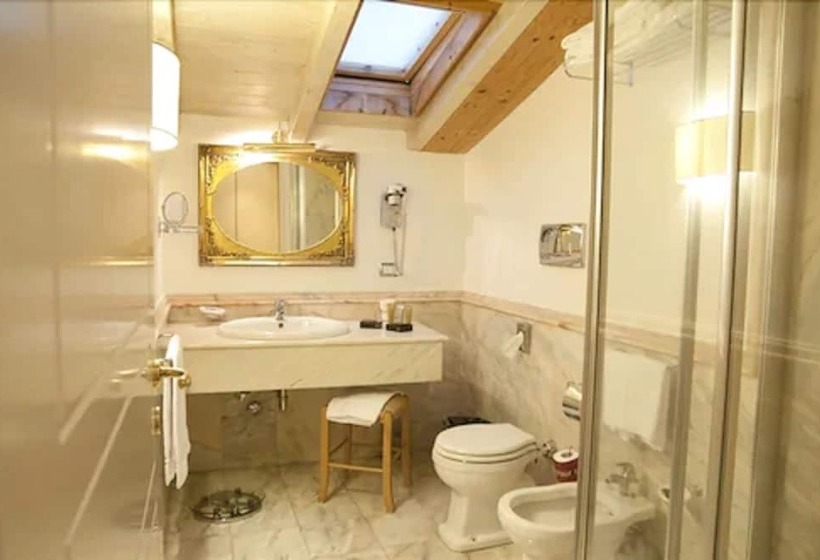 سوییت جونیور, Unahotels One Catania