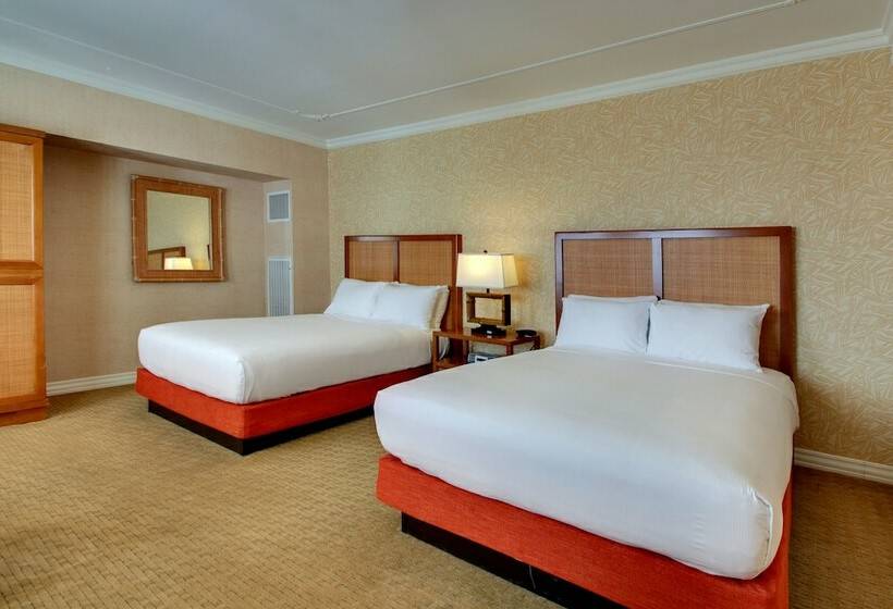 Номер Deluxe, Tropicana Las Vegas  A Doubletree By Hilton