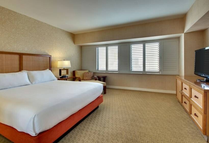 带大床的套房, Tropicana Las Vegas  A Doubletree By Hilton