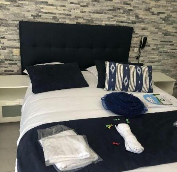 Семейный Номер, Hôtel Les Mimosas