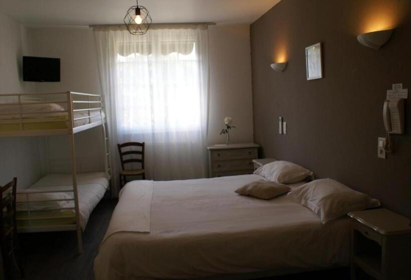 Четырехместный Номер Стандарт, Le Petit Manoir Logis