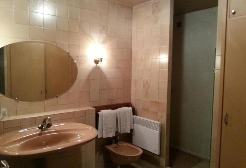 Бунгало Стандарт, Hôtel & Restaurant Azur