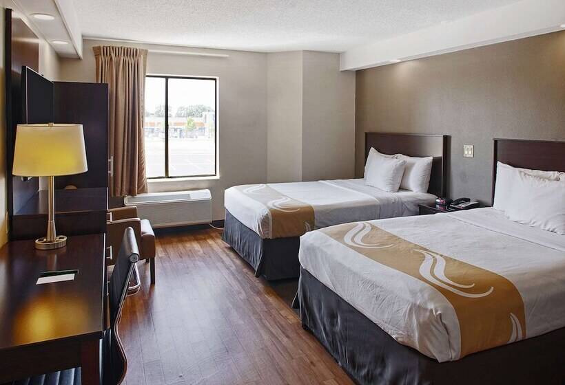 Номер Deluxe, Spark By Hilton Bentonville