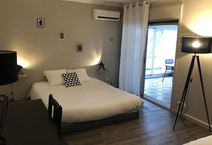 Номер Стандарт Трехместный, Logis Hôtel L Abricotine